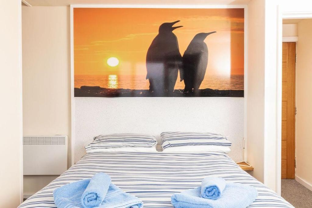 Silver Street Suites Уитби Экстерьер фото